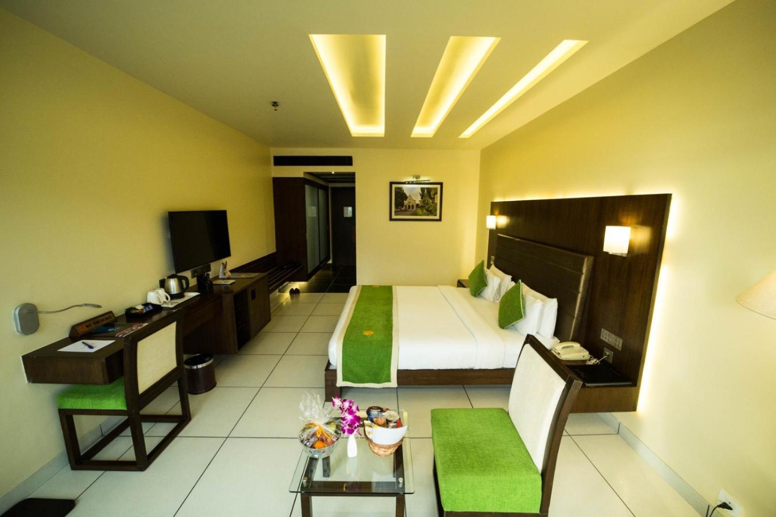 The Gold Beach Resort Daman Exterior photo