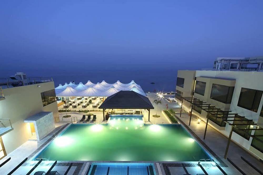 The Gold Beach Resort Daman Exterior photo