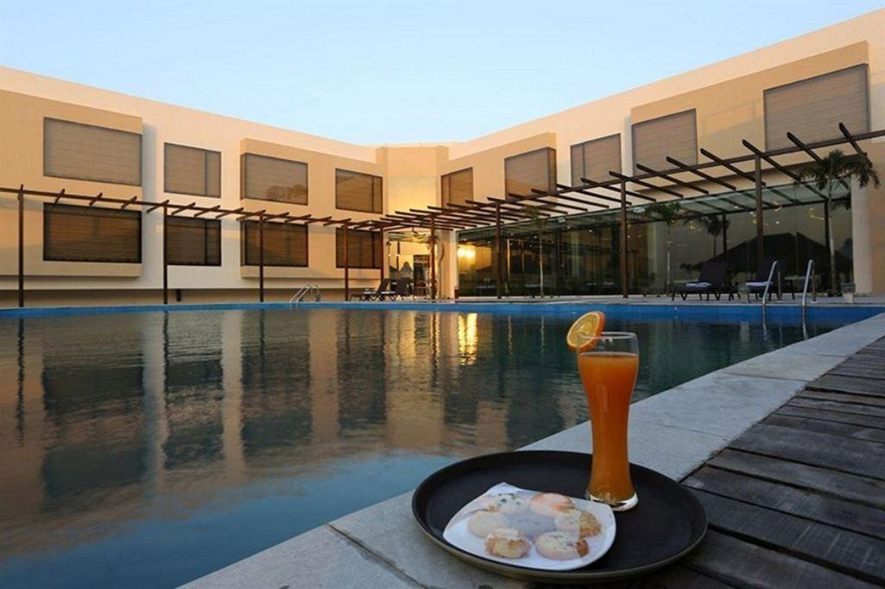The Gold Beach Resort Daman Exterior photo