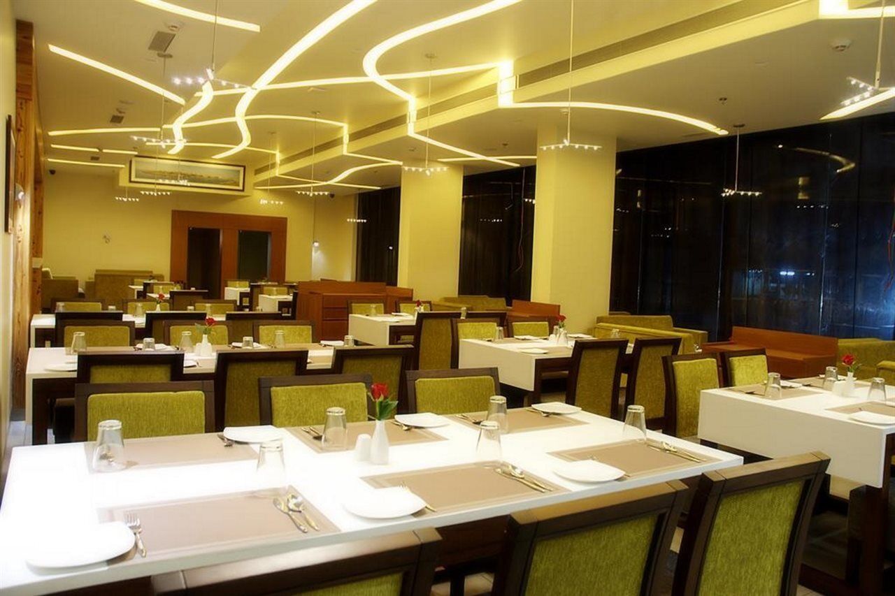 The Gold Beach Resort Daman Exterior photo