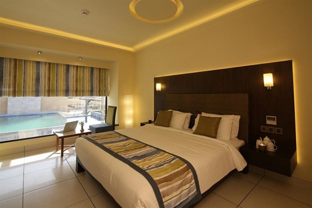 The Gold Beach Resort Daman Exterior photo