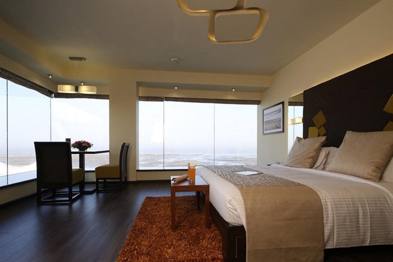 The Gold Beach Resort Daman Exterior photo