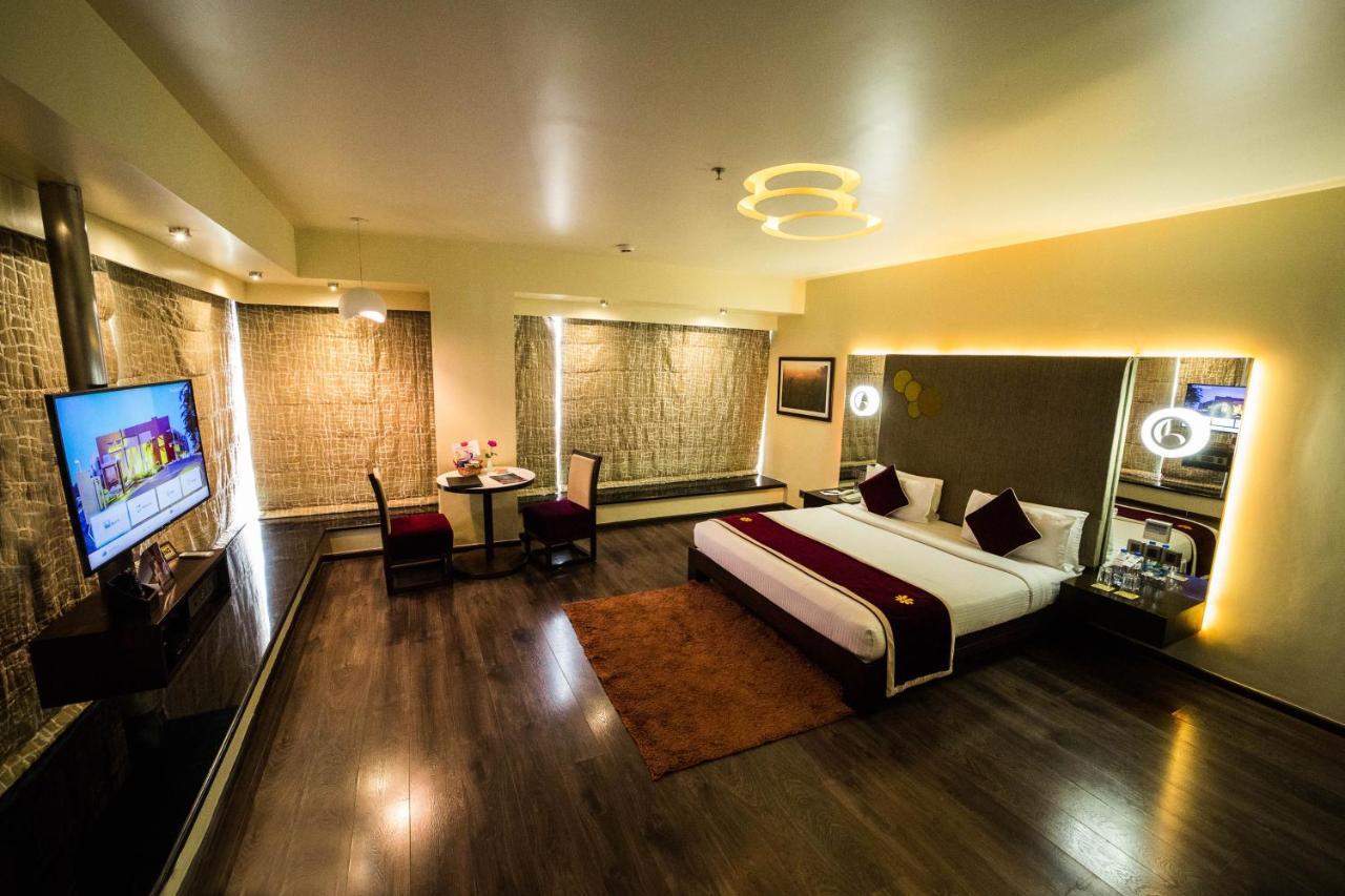 The Gold Beach Resort Daman Exterior photo