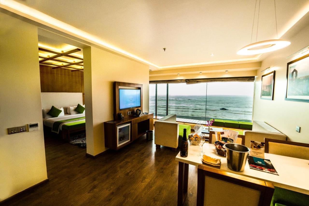 The Gold Beach Resort Daman Exterior photo